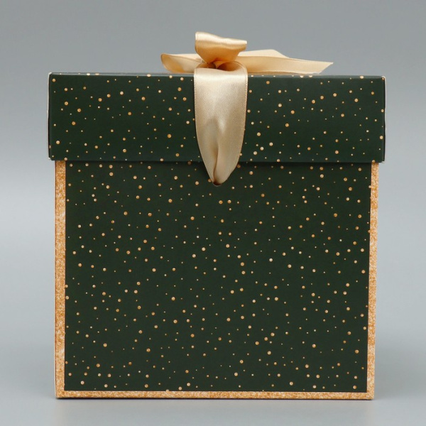 Коробка подарочная новогодняя складная «Зима подарит чудеса», 15×15×15 см