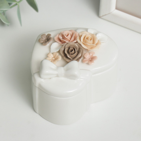 Шкатулка керамика сердце "Бант и розы" МИКС 5,8х8х6,8 см  