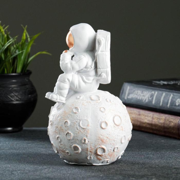Копилка "Космонавт" 19х11см  