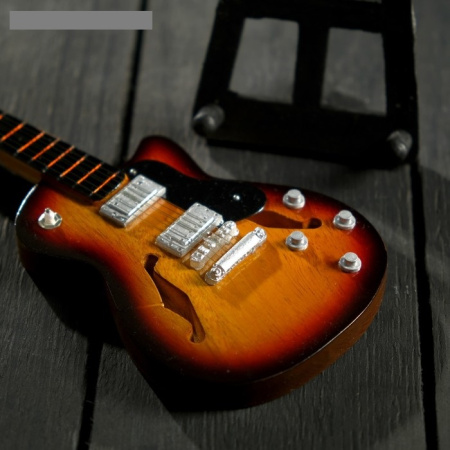 Гитара сувенирная Gibson Es, на подставке, 24×8×2 см, чёрно-жёлтая