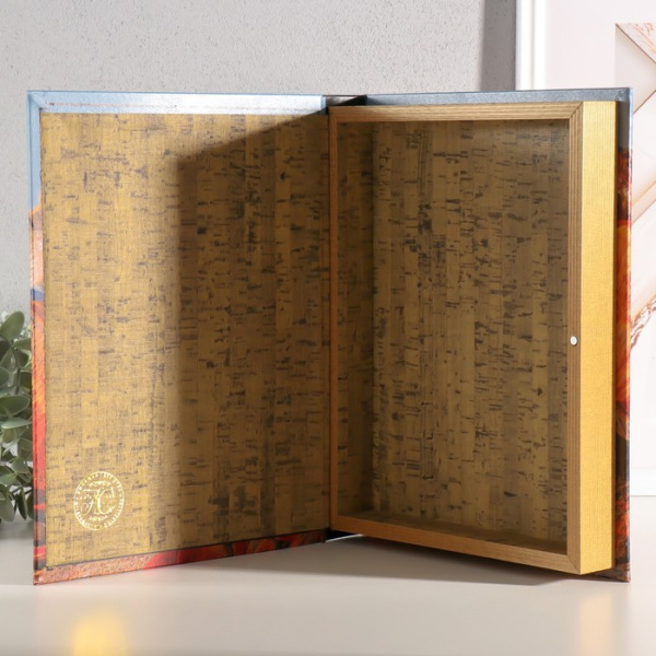Шкатулка - книга «Бесконечные горы», дерево, искусственная кожа, 28.5×22×4 см